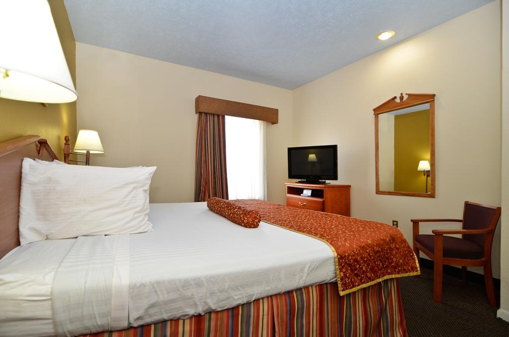 America'S Best Value Inn & Suites-Clinton Buitenkant foto