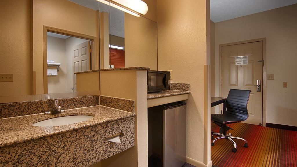 America'S Best Value Inn & Suites-Clinton Buitenkant foto