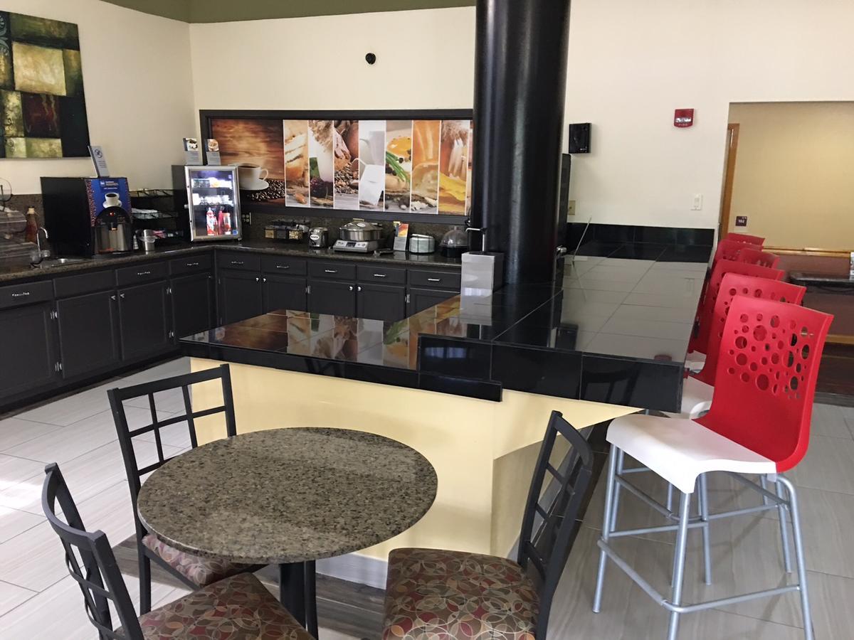 America'S Best Value Inn & Suites-Clinton Buitenkant foto
