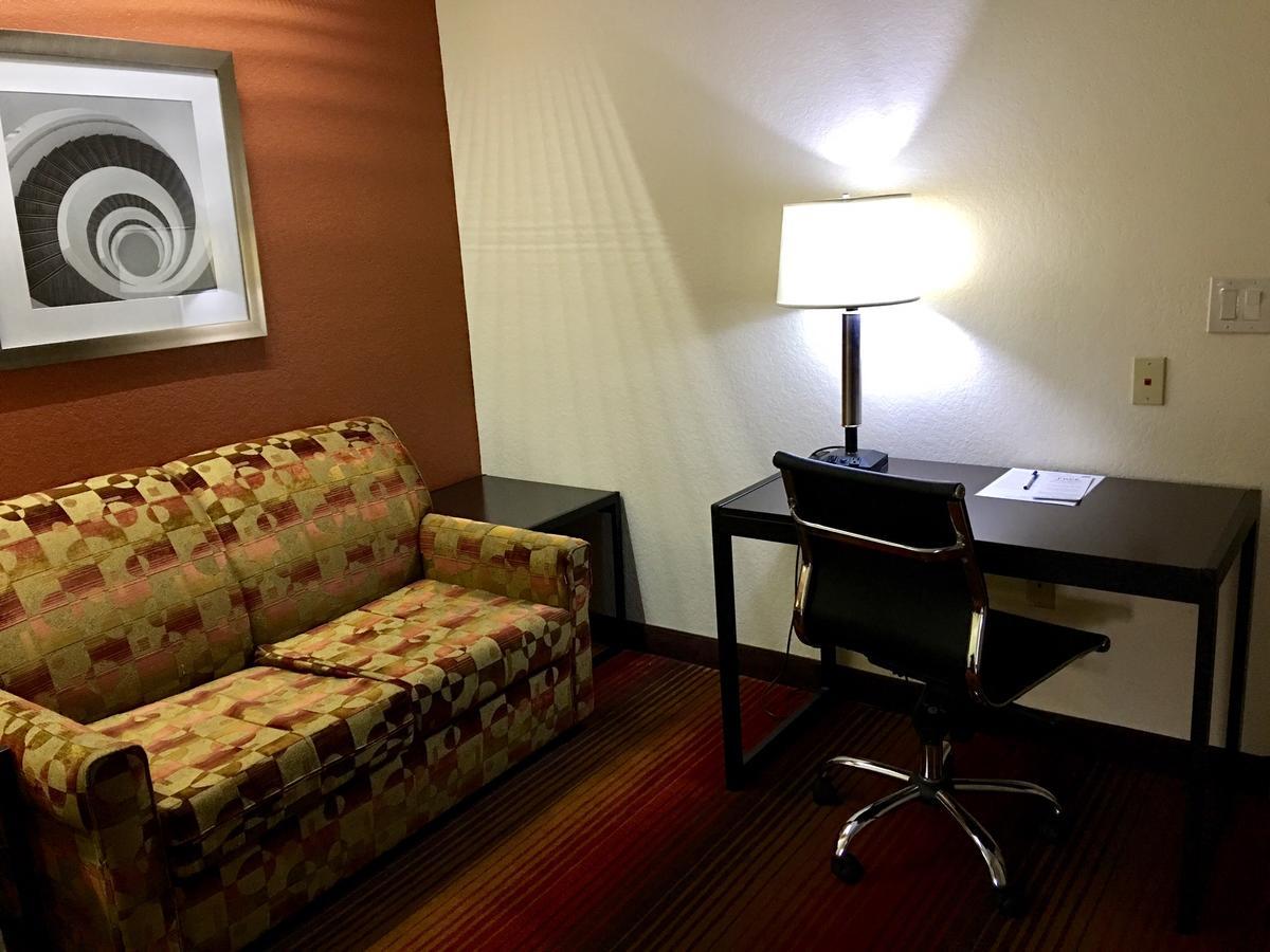 America'S Best Value Inn & Suites-Clinton Buitenkant foto