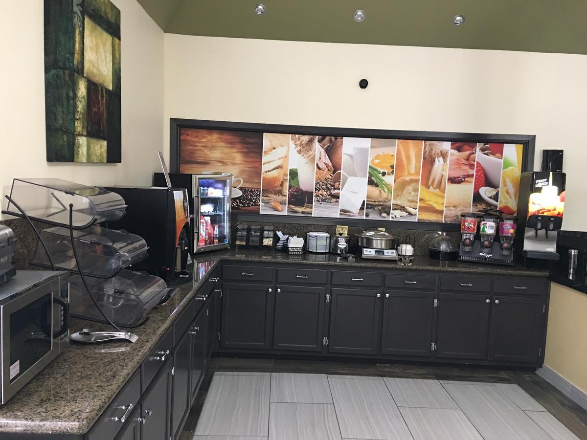 America'S Best Value Inn & Suites-Clinton Buitenkant foto