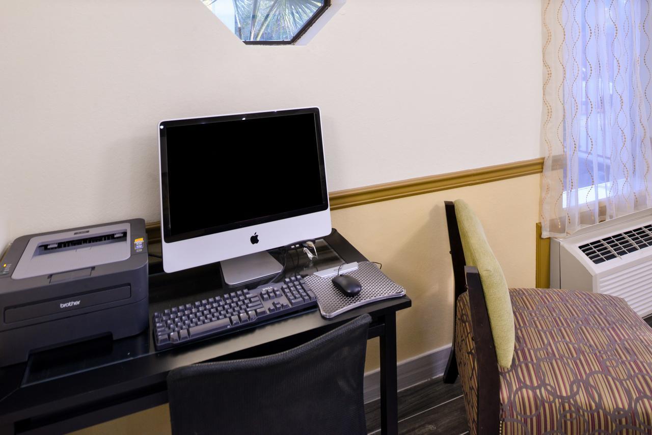 America'S Best Value Inn & Suites-Clinton Buitenkant foto