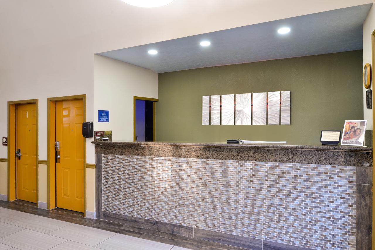 America'S Best Value Inn & Suites-Clinton Buitenkant foto