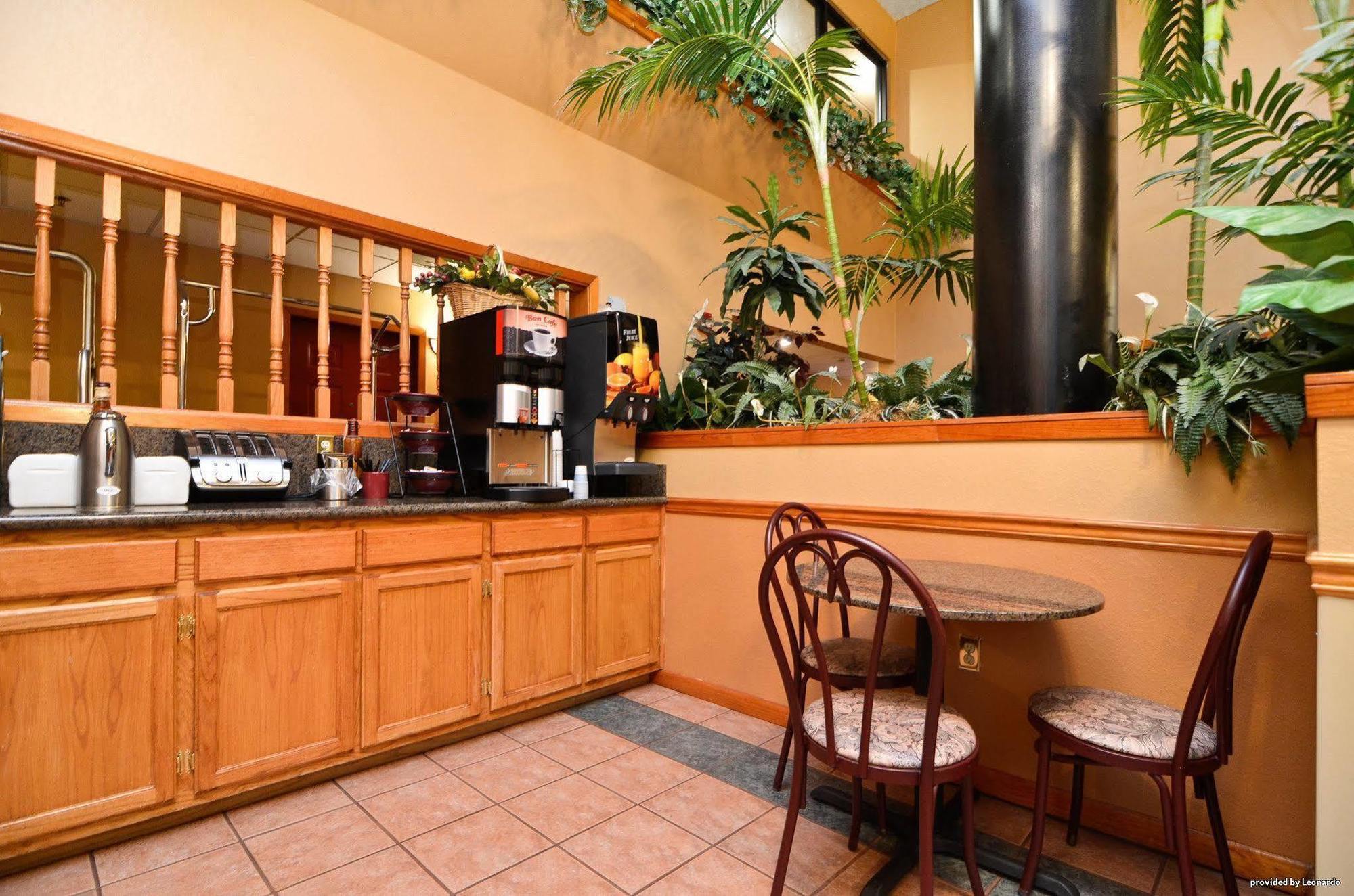 America'S Best Value Inn & Suites-Clinton Buitenkant foto