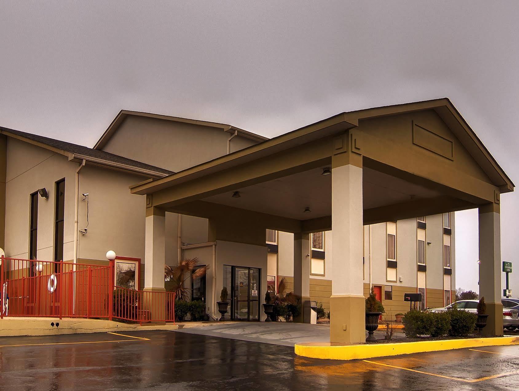 America'S Best Value Inn & Suites-Clinton Buitenkant foto